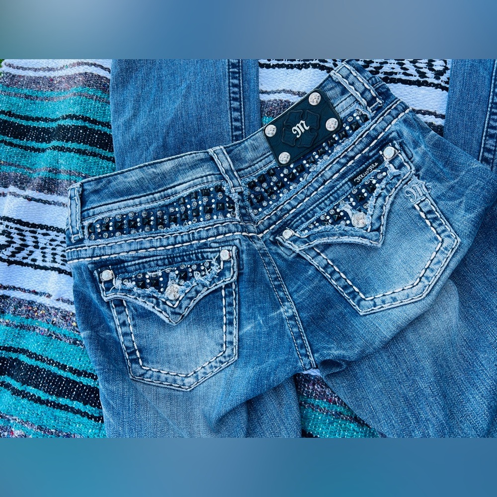 Miss me bling crop jeans! Size 27, SOLID construction!!
